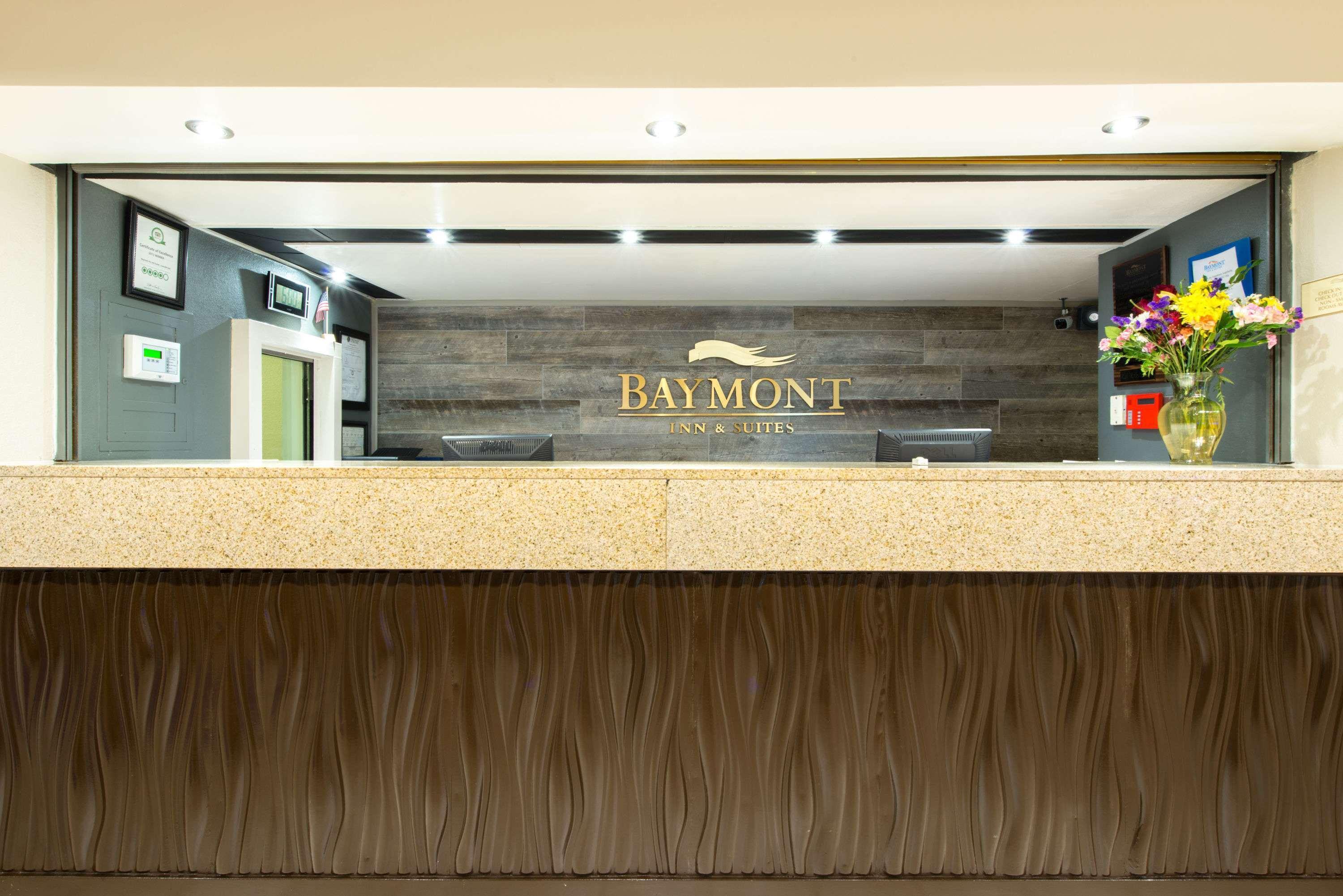 Baymont by Wyndham Louisville East Extérieur photo